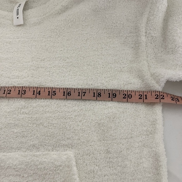 HUE Women’s Cream Color Medium Sherpa Style Sweater with Front Pocket Warm,Cozy - Picture 7 of 8